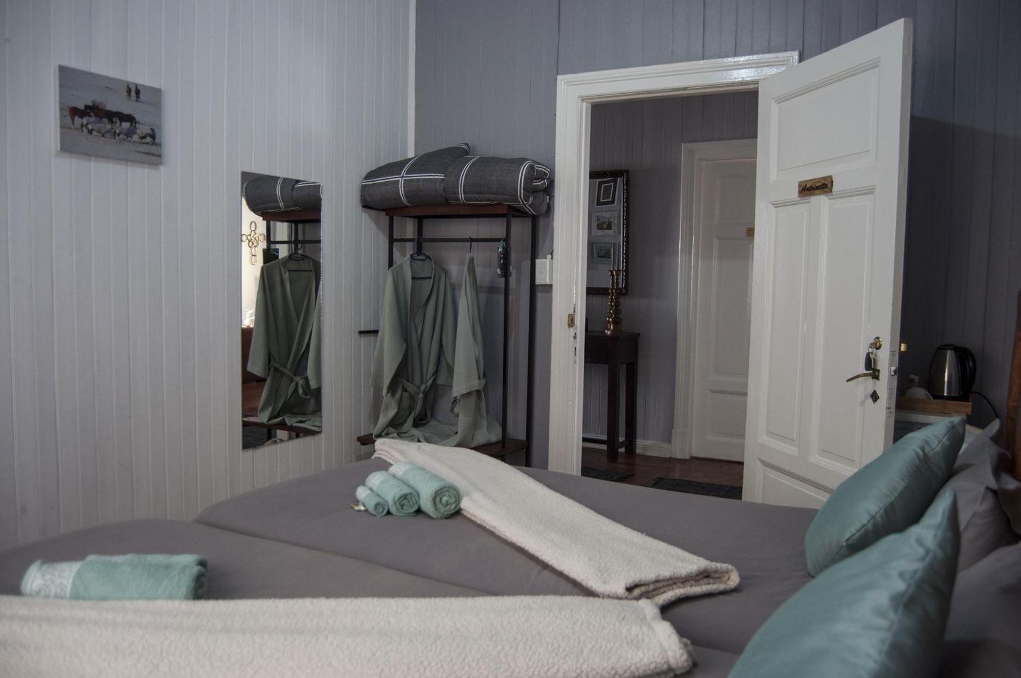 Wildhorses B&B And Self Catering Lüderitz Екстериор снимка