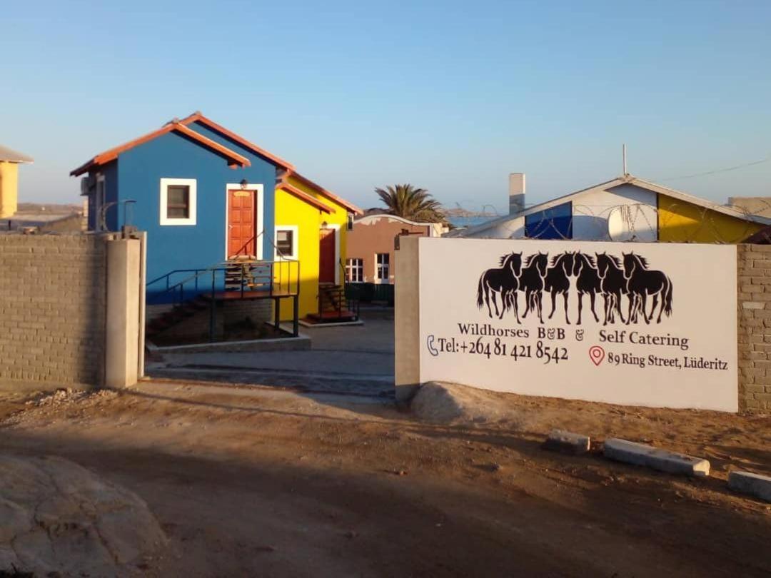 Wildhorses B&B And Self Catering Lüderitz Екстериор снимка